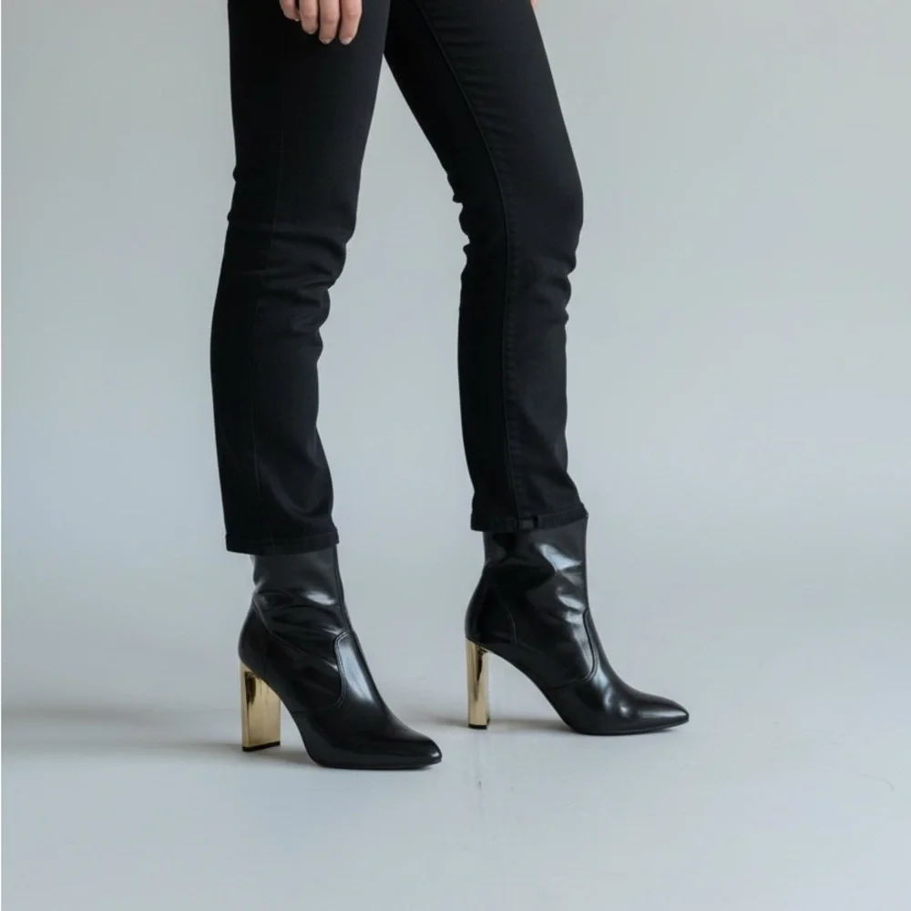 Gianni Bini Mavis Black Patent Ankle Boots Gold Block Heel Pointed Toe Size 8.5